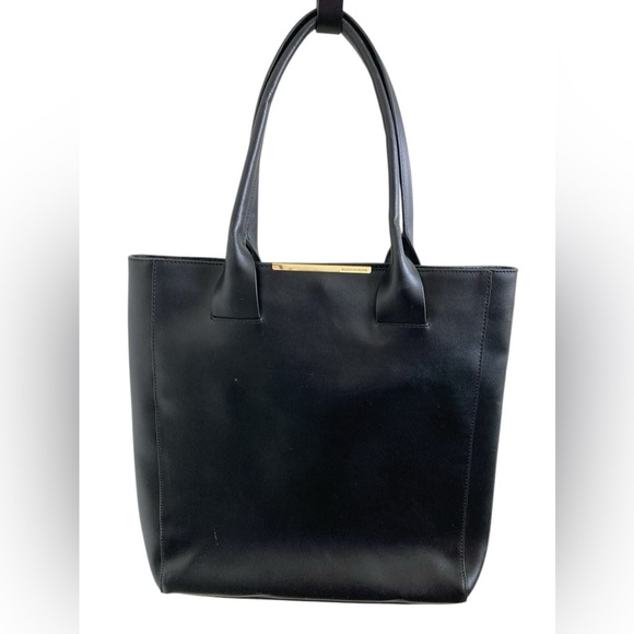 BCBG MAXAZRIA 100% Leather Black Laptop Computer Tote Bag Work Shoulder Purse - Picture 1 of 7